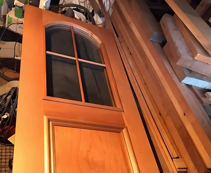 Réparation de porte traditionnelle à Lévis