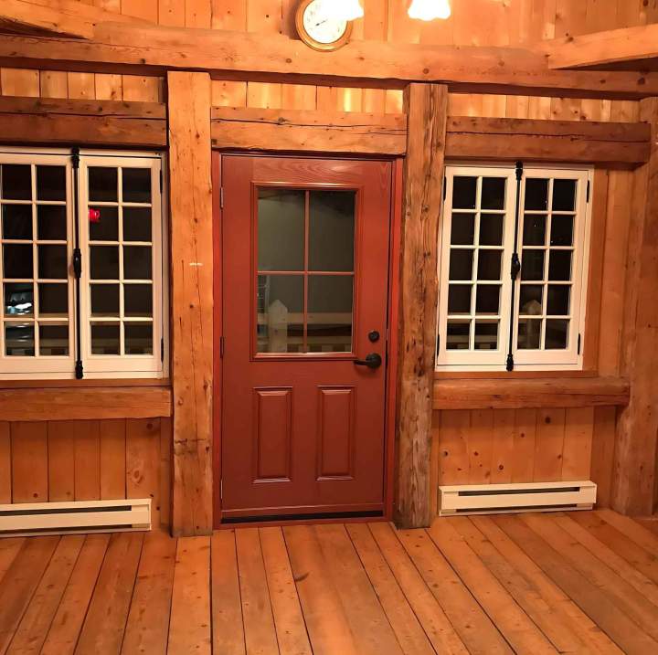 Construction de porte en bois solide et robuste à Lévis