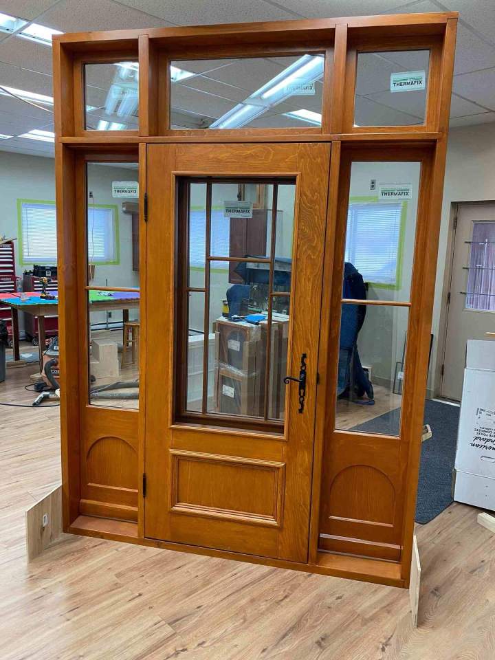 Construction de portes sur mesure élégantes Lévis